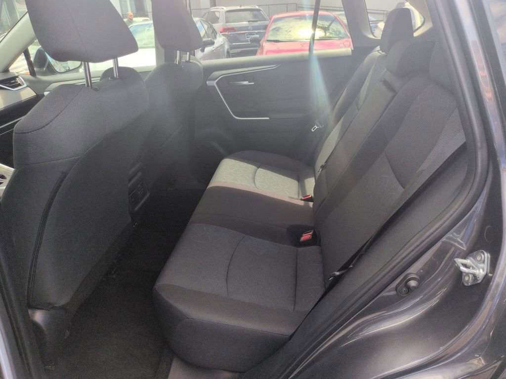 Used 2025 Toyota RAV4 XLE AWD/4WD image 25
