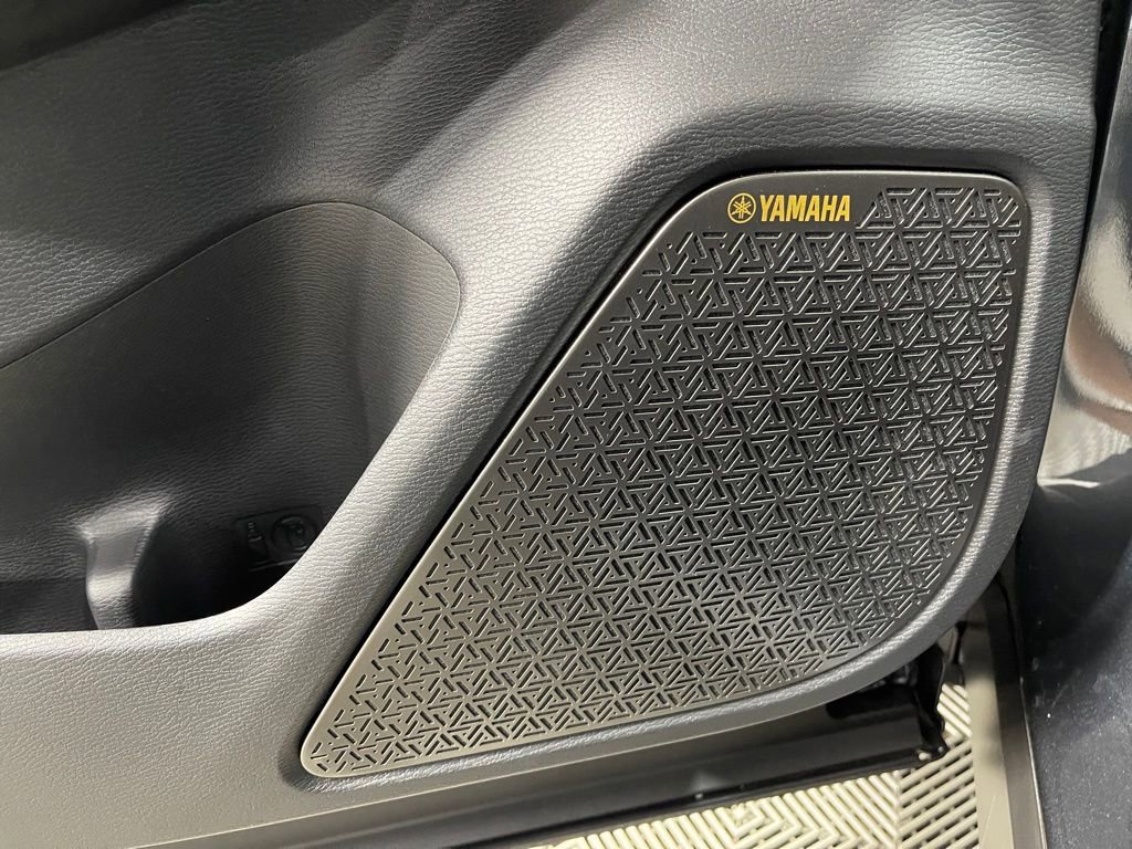 New 2025 Mitsubishi Outlander SE image 22