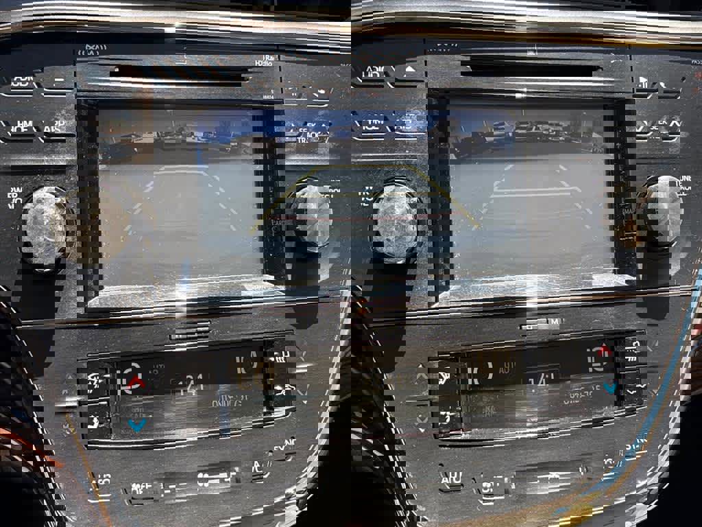 Used 2015 Toyota Avalon Limited FWD image 14