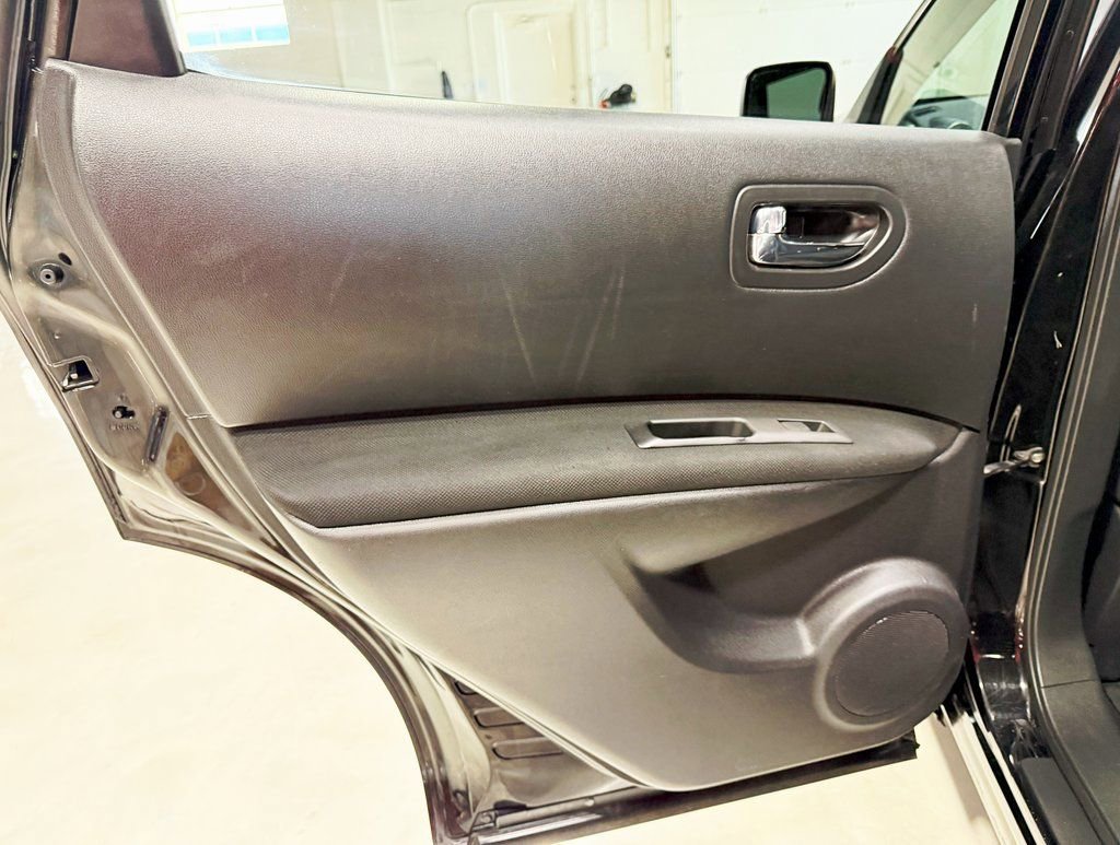 Used 2013 Nissan Rogue S w/ Special Edition Pkg AWD/4WD image 27