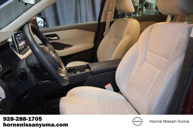 Used 2023 Nissan Rogue SV image 4