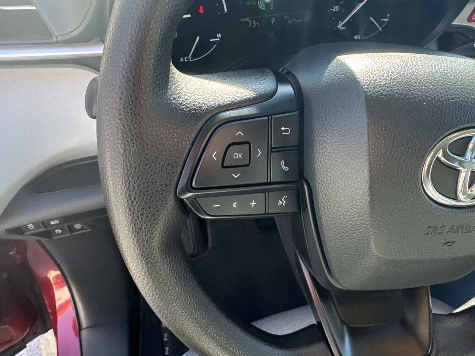 Used 2025 Toyota Sienna LE image 22