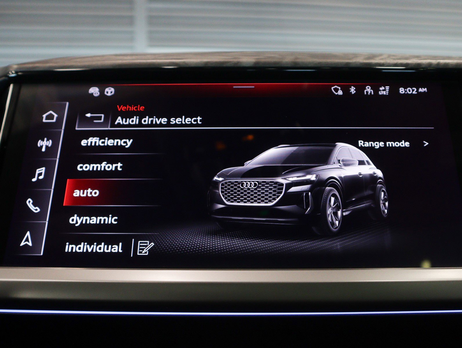 Used 2024 Audi Q4 e-tron Premium Plus w/ Premium Plus image 23