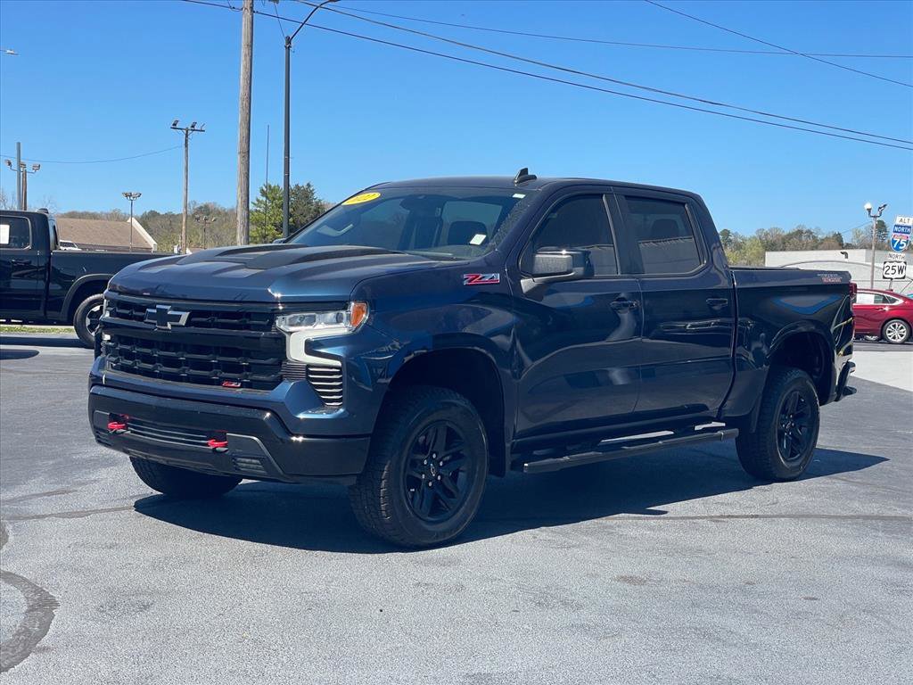 Used 2022 Chevrolet Silverado 1500 LT Trail Boss w/ LPO, Dark Essentials Package image 3