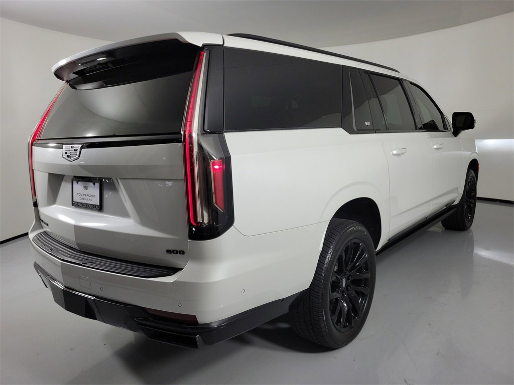 Used 2022 Cadillac Escalade ESV Sport Platinum w/ LPO, ONYX Package image 4