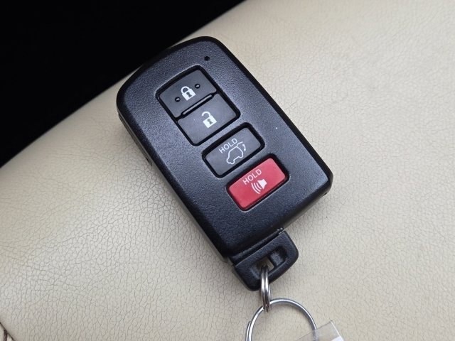 Used 2015 Toyota Highlander XLE AWD/4WD image 23