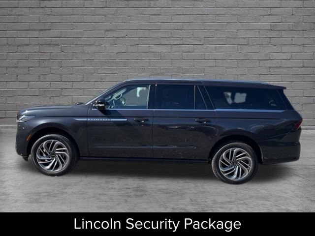 New 2026 Lincoln Navigator L Reserve AWD/4WD image 4