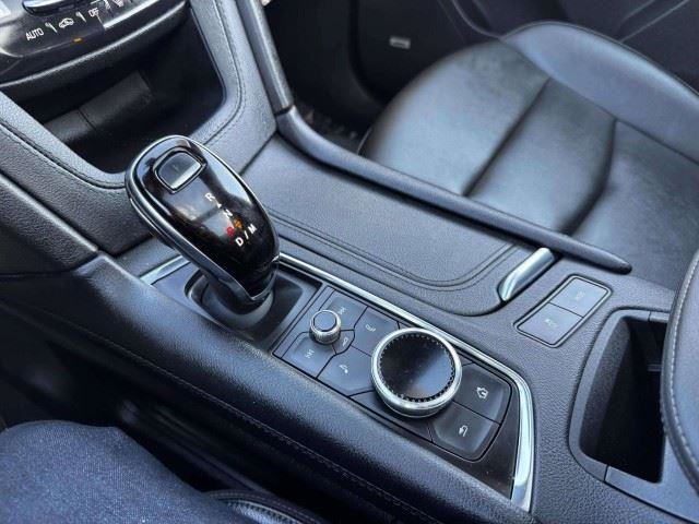 Used 2024 Cadillac XT6 Luxury w/ LPO, Floor Liner Package FWD image 33
