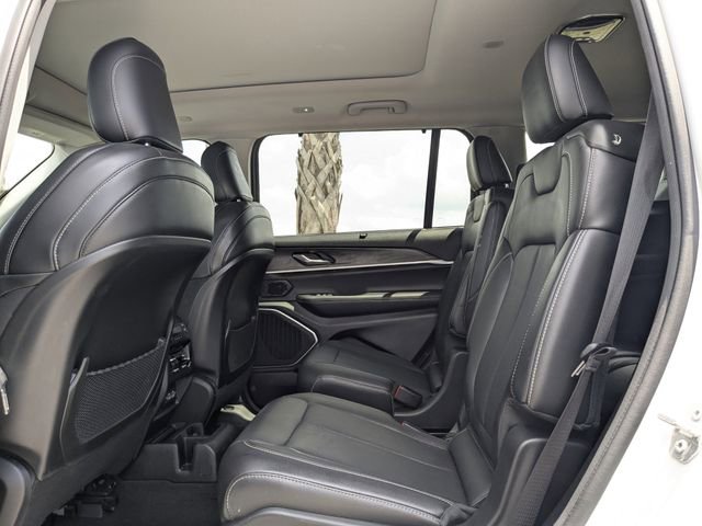 Used 2022 Jeep Grand Cherokee L Limited w/ Luxury Tech Group II RWD image 21