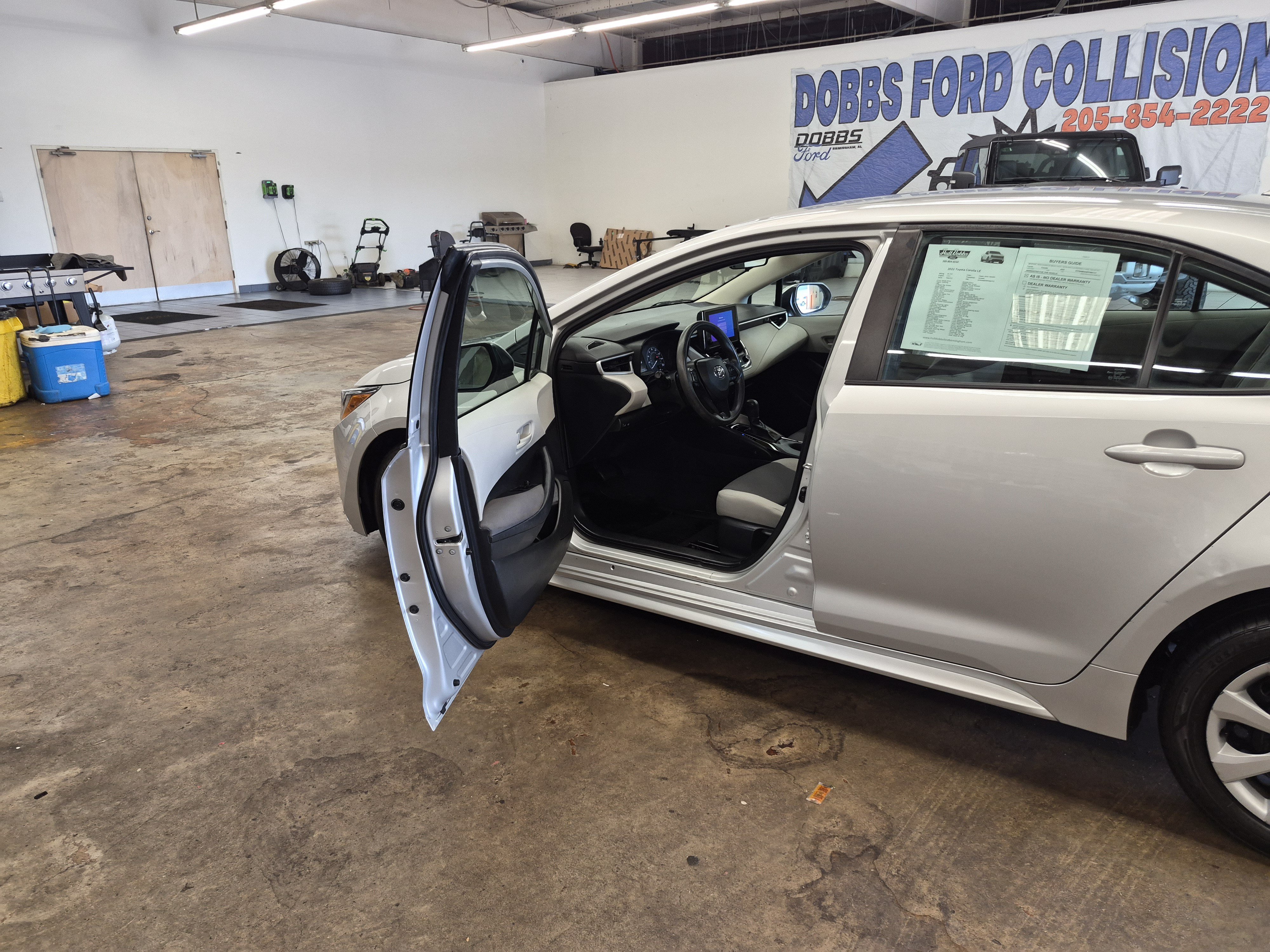 Used 2023 Toyota Corolla LE FWD image 9