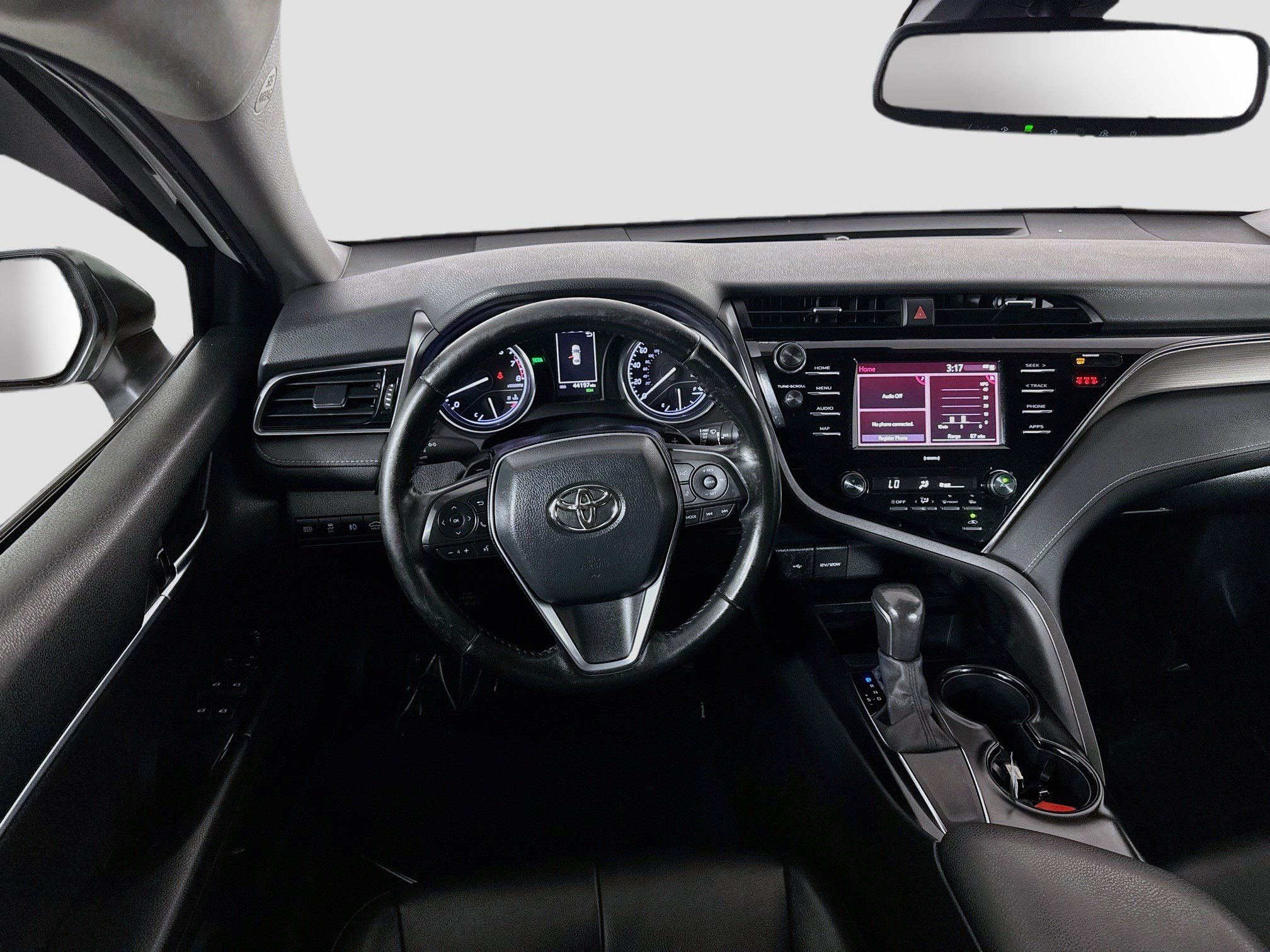 Used 2020 Toyota Camry SE w/ Convenience Package FWD image 17