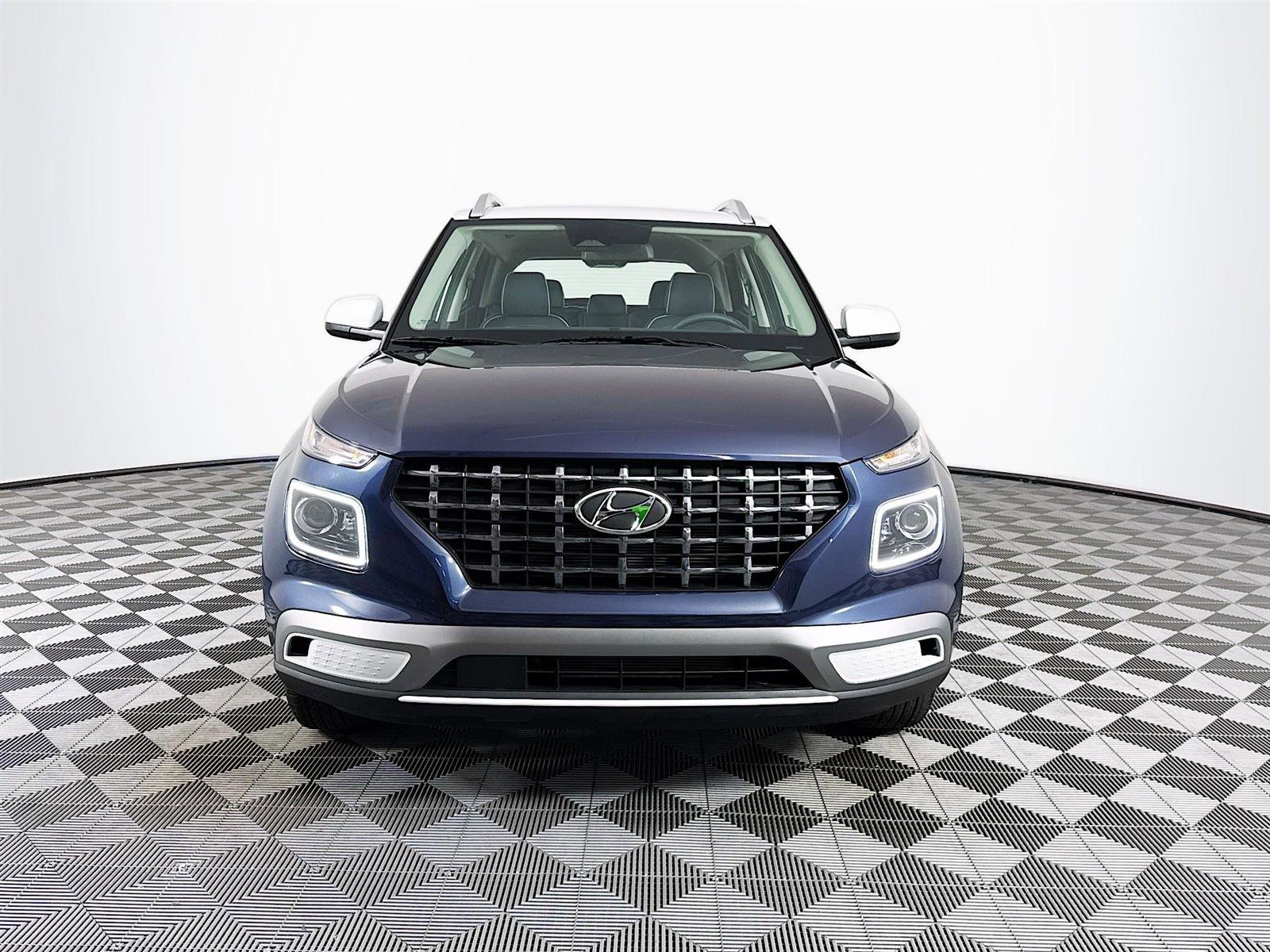New 2025 Hyundai Venue Limited image 2