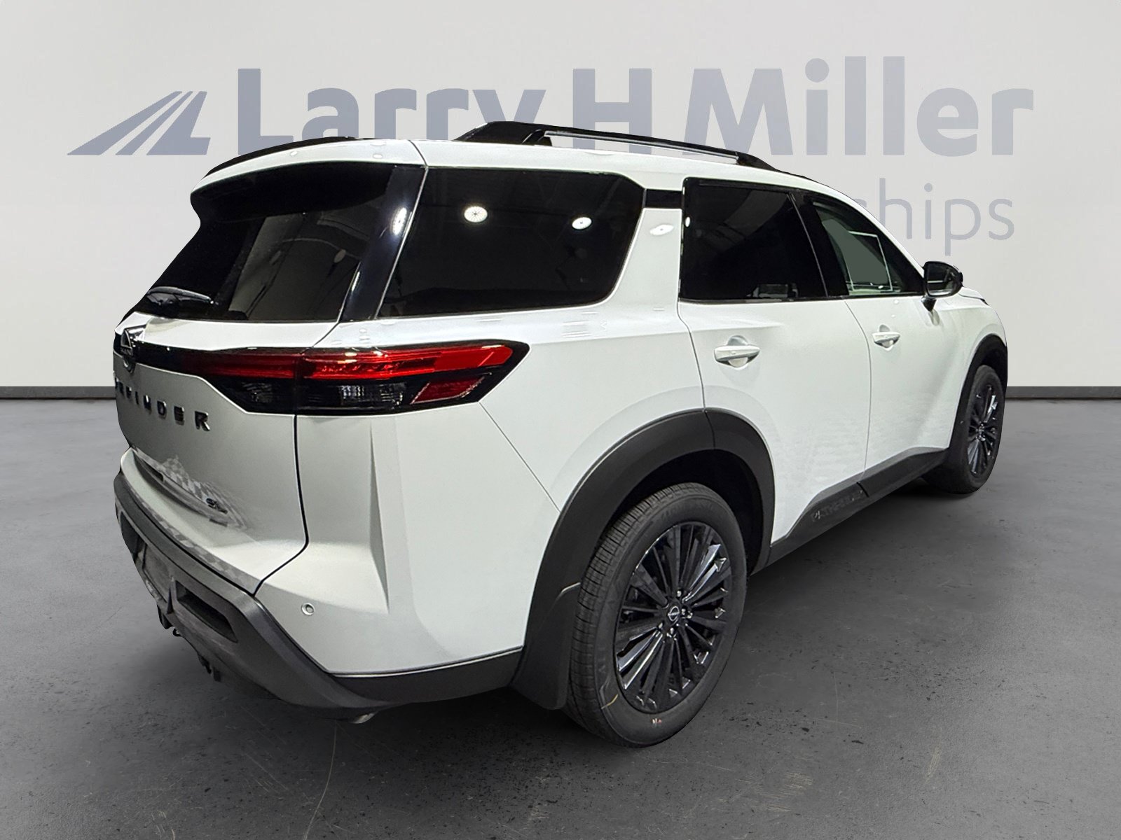 New 2026 Nissan Pathfinder SL FWD image 5