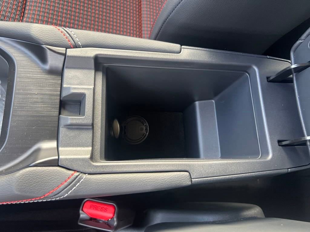 Used 2025 Nissan Kicks SR image 26