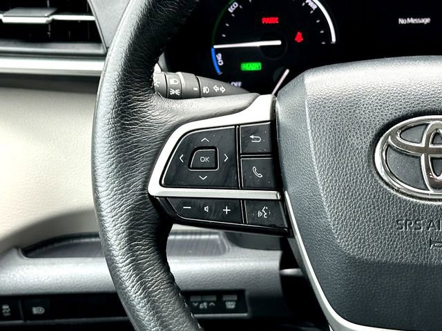Used 2024 Toyota Sienna XLE FWD image 22
