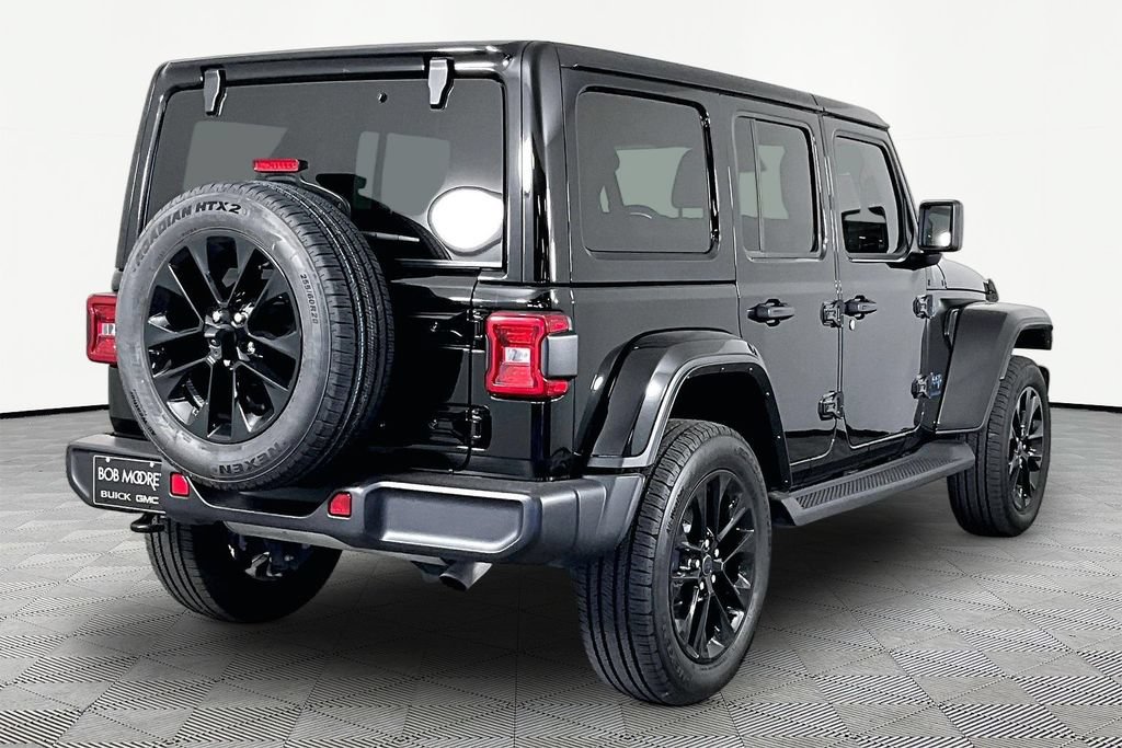 Used 2025 Jeep Wrangler Unlimited Sahara AWD/4WD image 6
