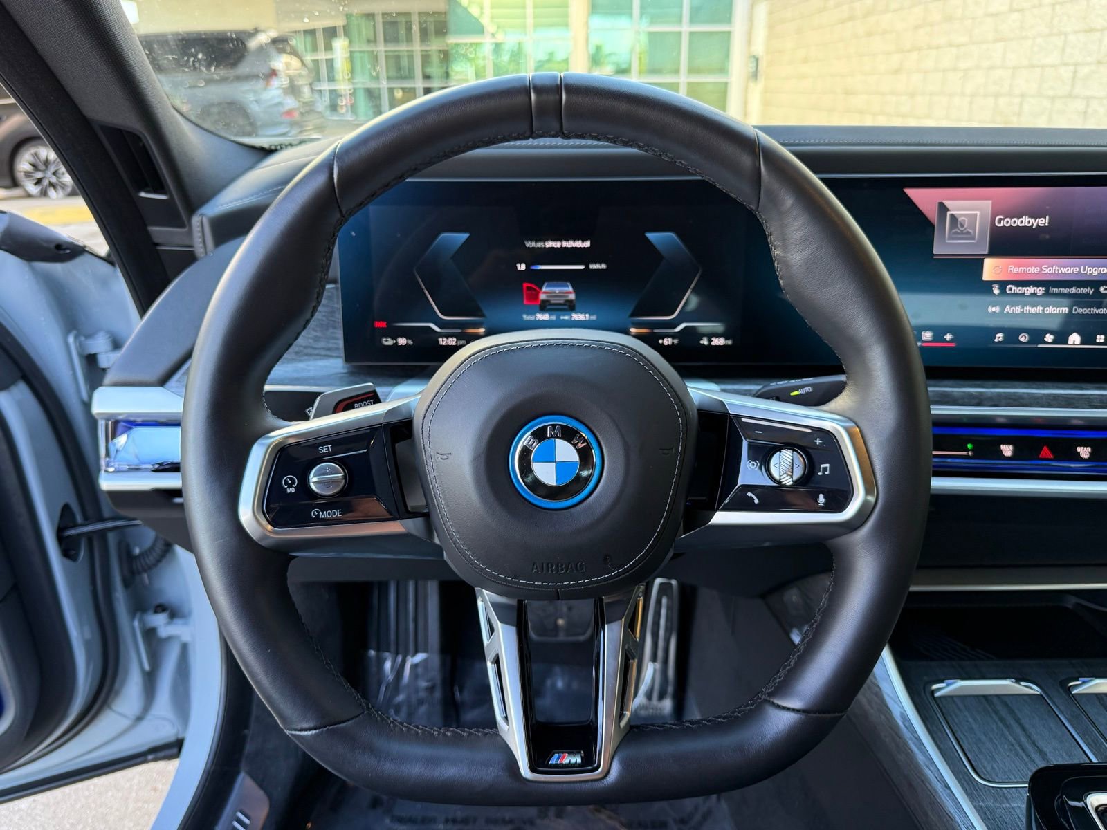 Used 2025 BMW i7 eDrive50 w/ M Sport Package image 25