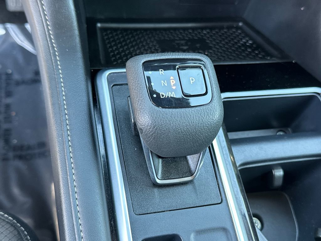 Used 2025 Nissan Pathfinder SL AWD/4WD image 36
