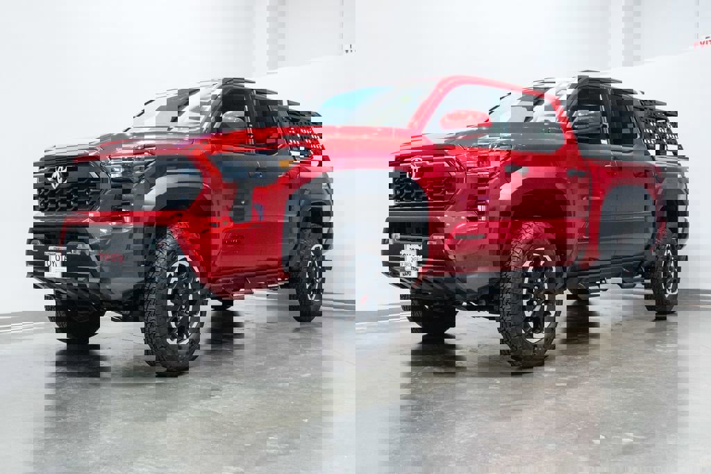 Certified 2025 Toyota Tacoma TRD Off-Road image 3