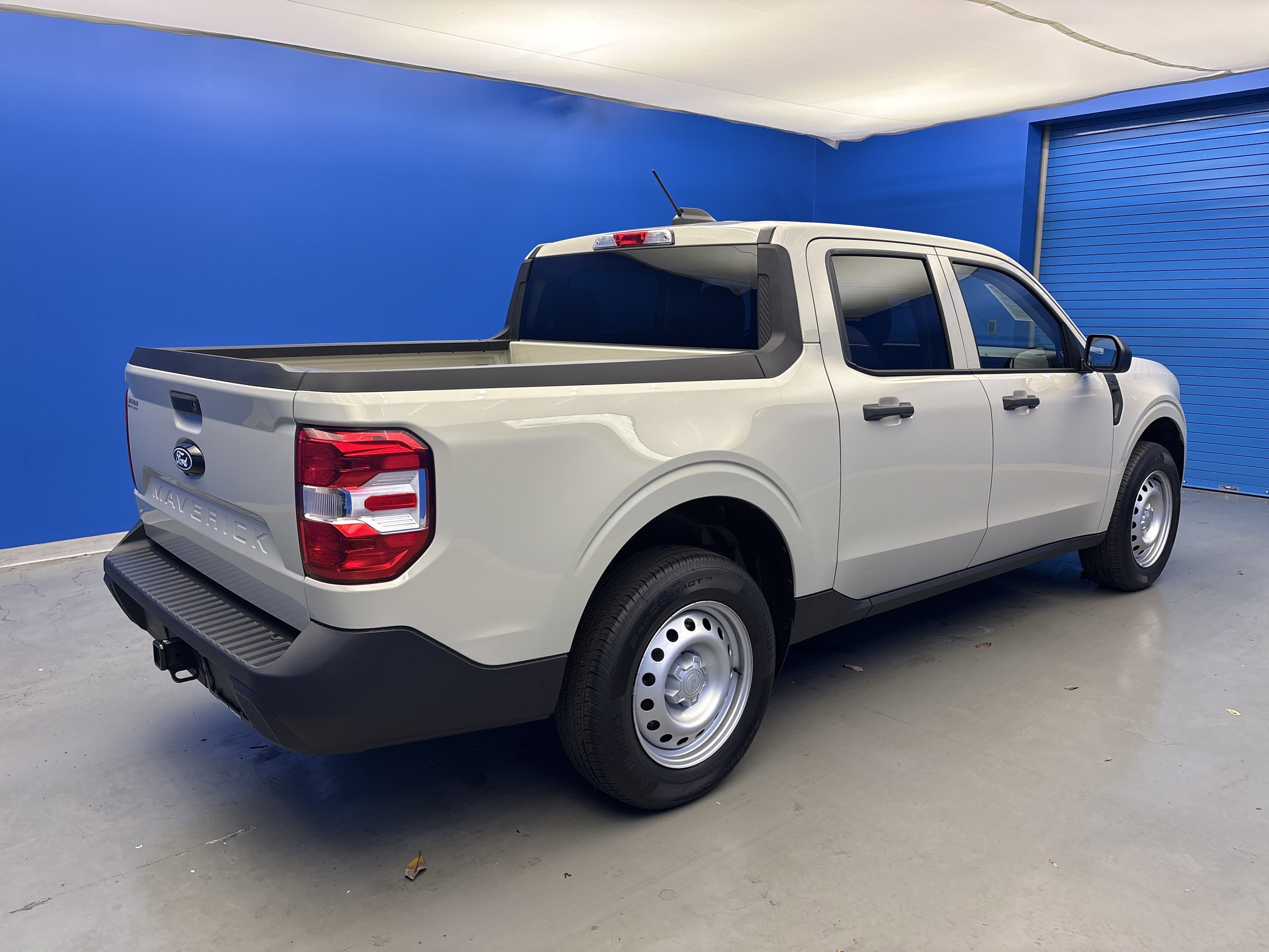 Used 2025 Ford Maverick XL w/ Equipment Group 102A image 7