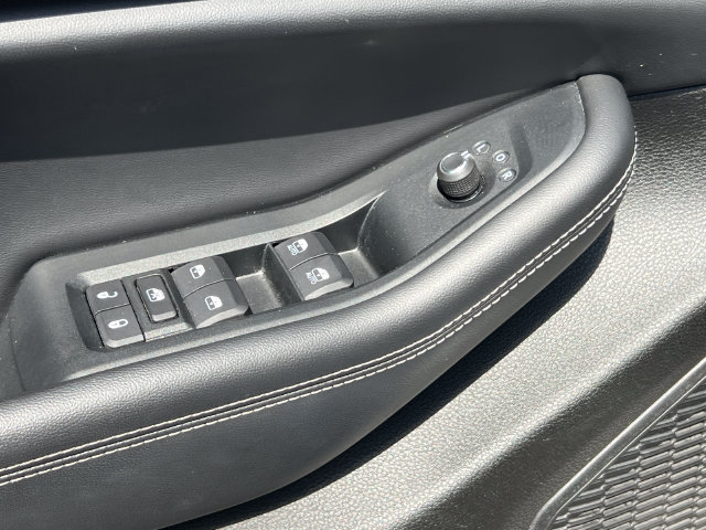 Used 2023 Jeep Grand Cherokee L Limited AWD/4WD image 18