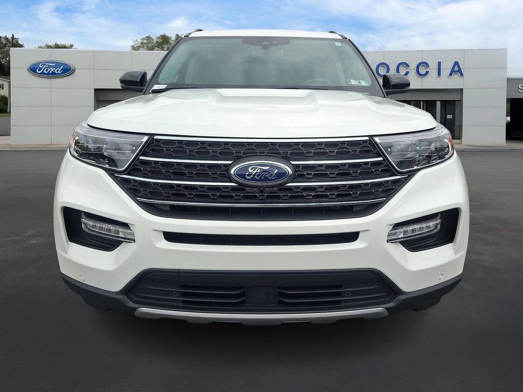 Certified 2023 Ford Explorer XLT w/ Equipment Group 202A AWD/4WD image 2