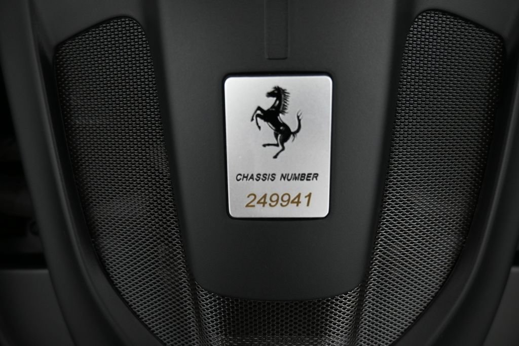 Used 2020 Ferrari Portofino RWD image 34