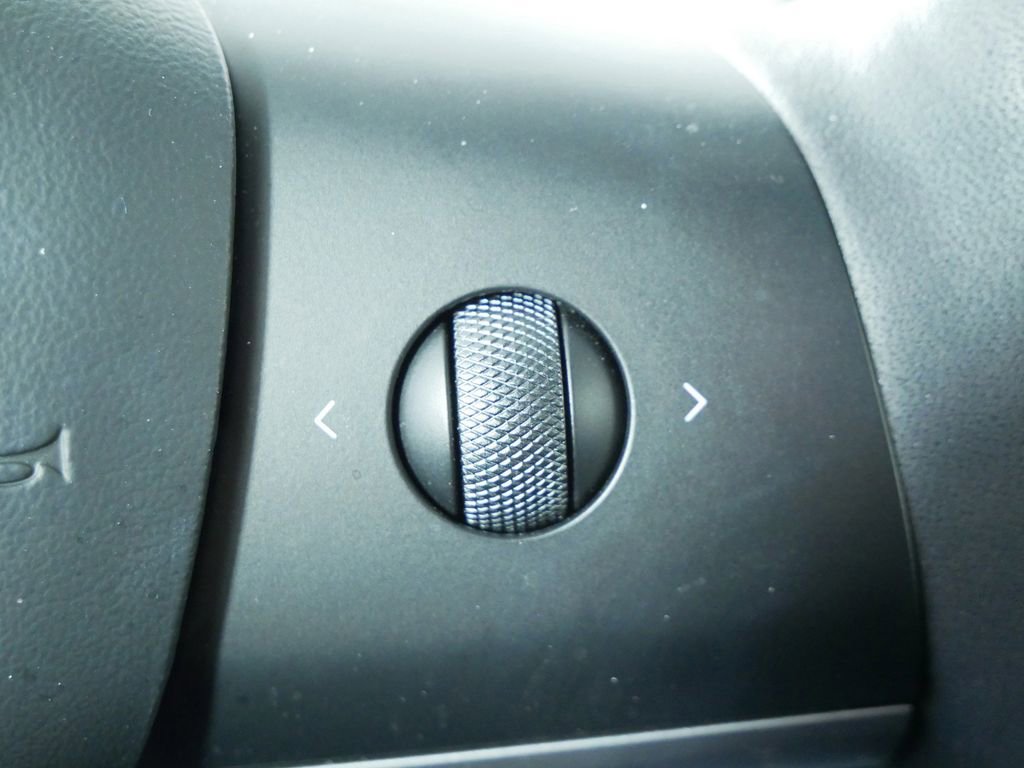 Used 2022 Tesla Model Y Long Range image 25