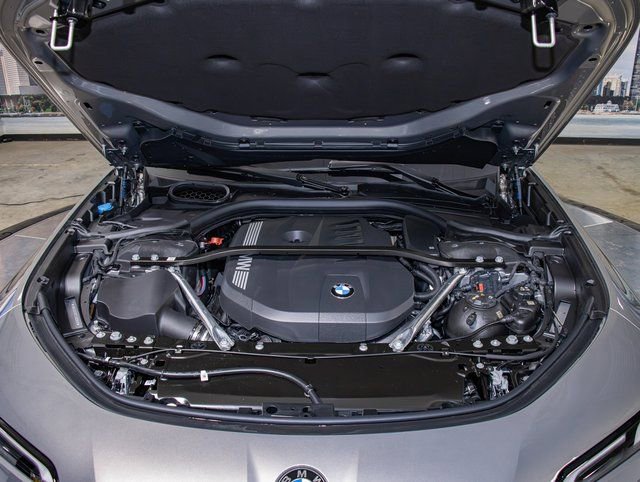 Used 2026 BMW 740i xDrive w/ Premium Package image 5