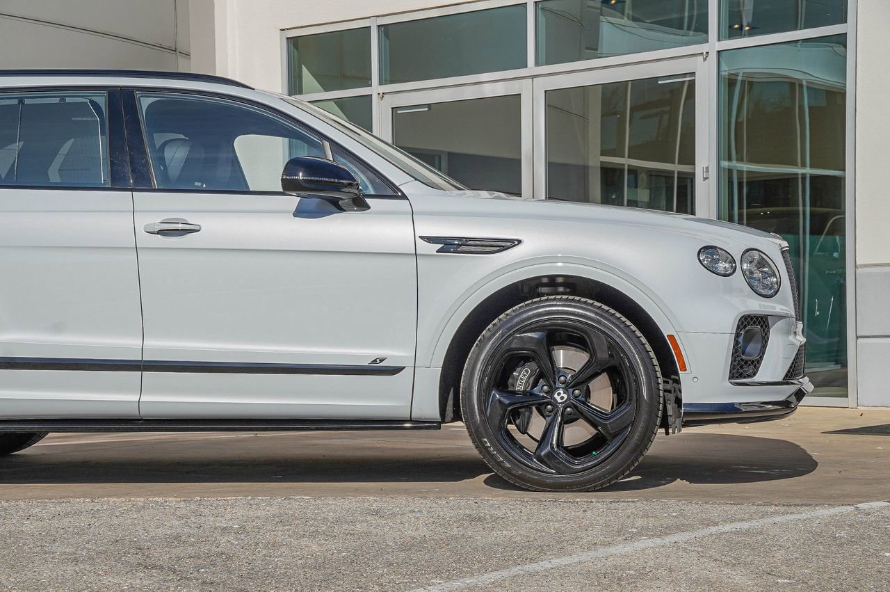 Used 2023 Bentley Bentayga image 9