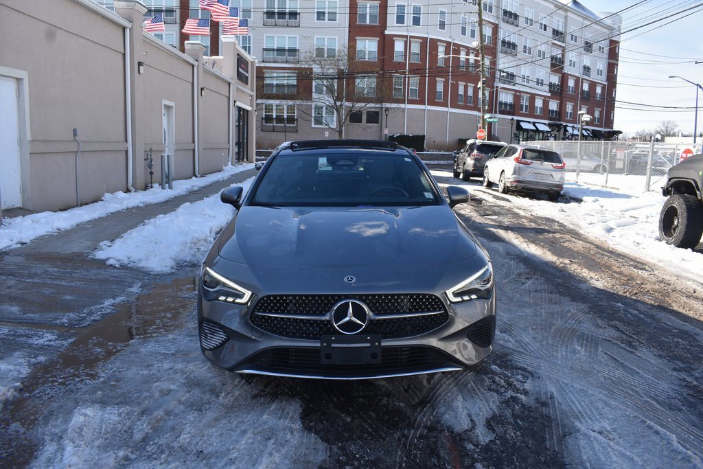 Used 2025 Mercedes-Benz CLA 250 image 3