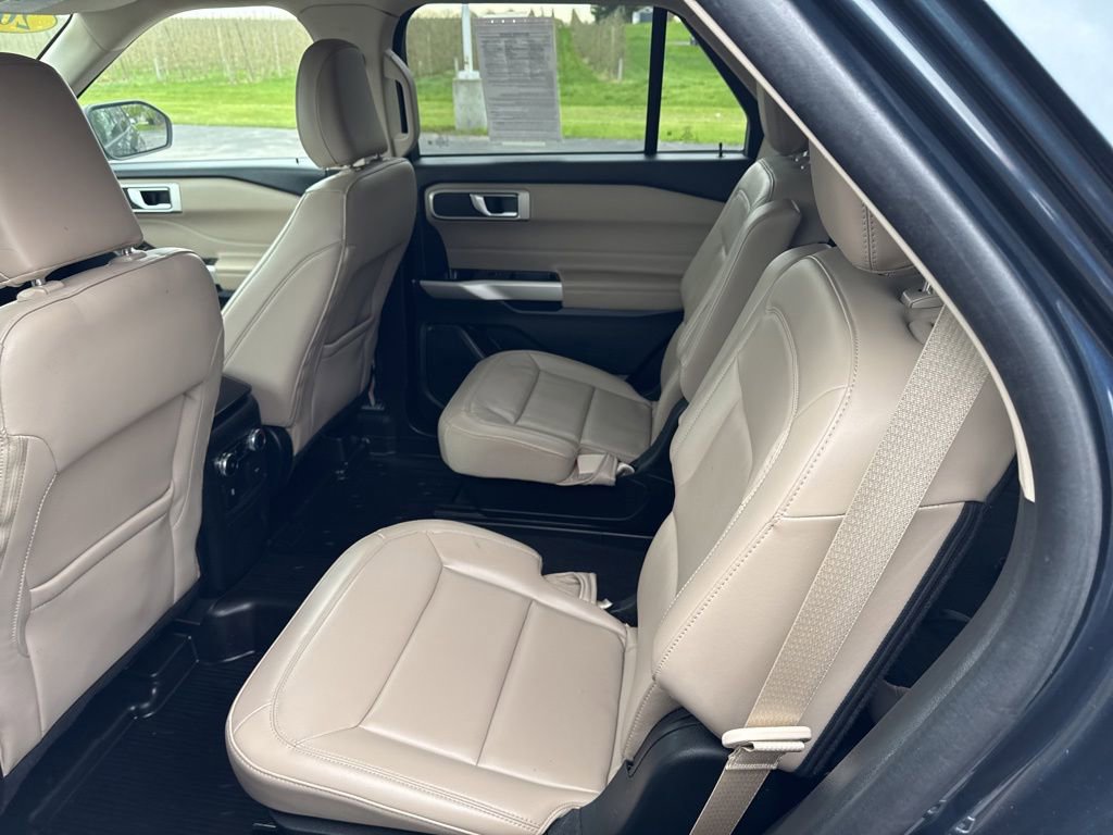 Used 2023 Ford Explorer XLT w/ Equipment Group 202A AWD/4WD image 15