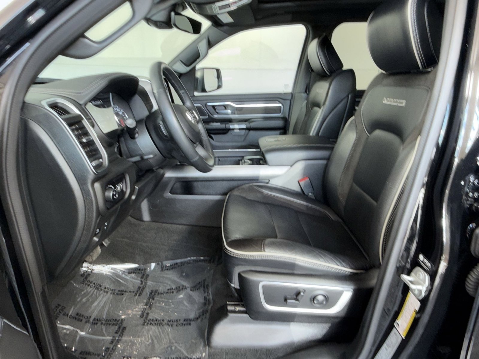 Used 2023 RAM 1500 Laramie image 13