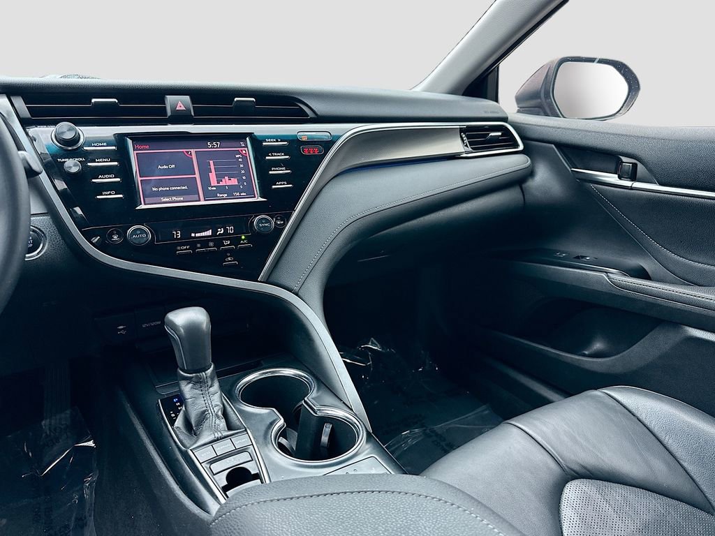 Used 2018 Toyota Camry XSE image 23