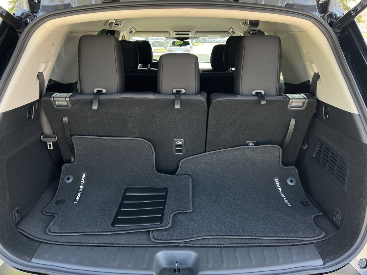 Certified 2026 Nissan Pathfinder SV FWD image 22
