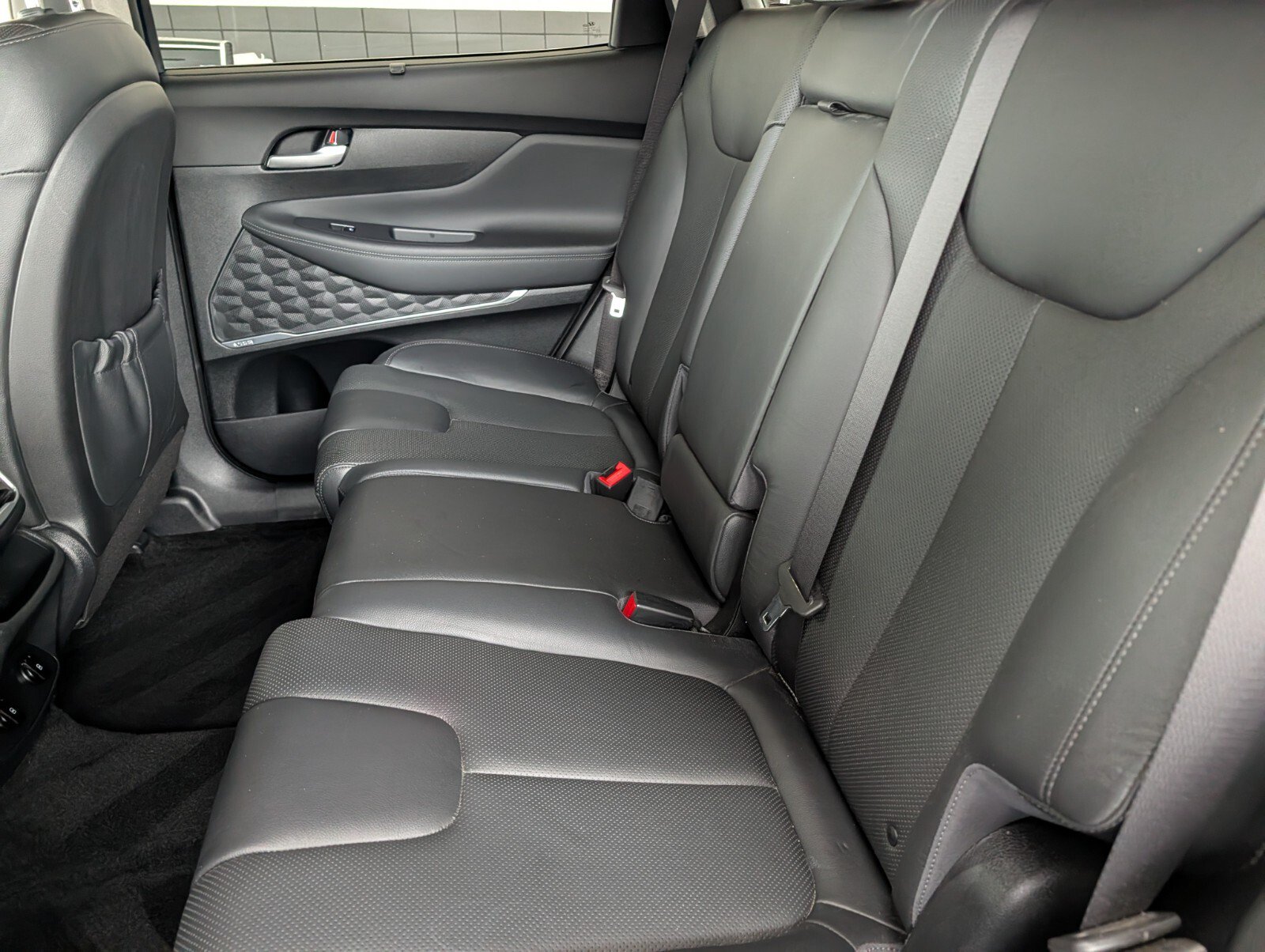 Used 2020 Hyundai Santa Fe SEL w/ Convenience + Premium Package AWD/4WD image 13