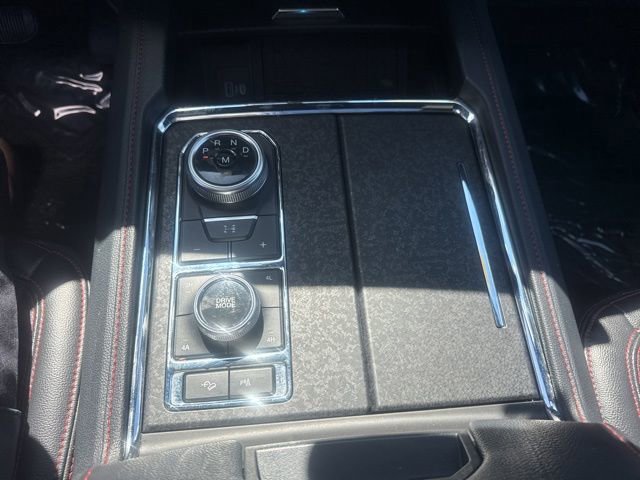 Used 2023 Ford Expedition Limited AWD/4WD image 16