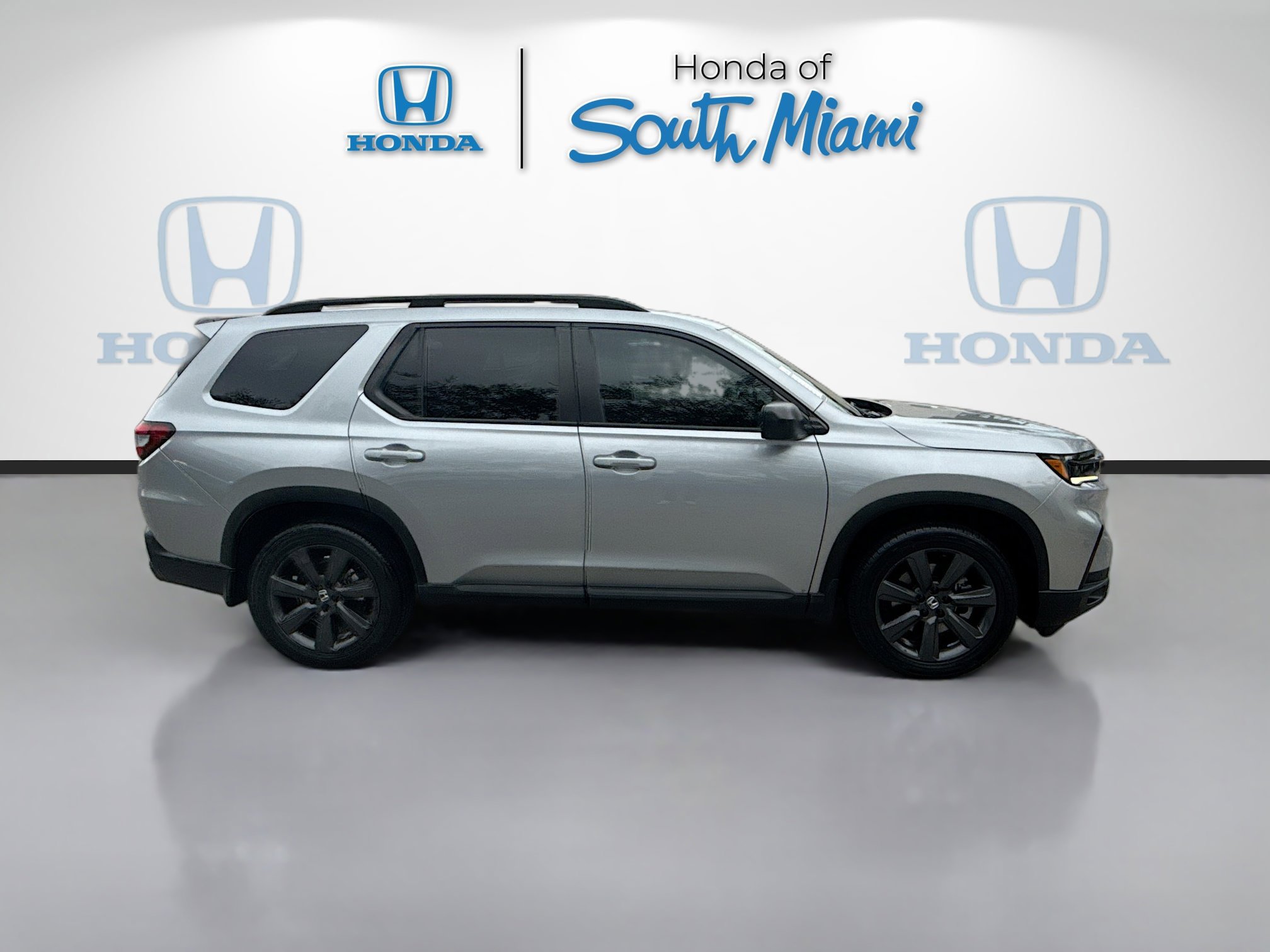 Used 2023 Honda Pilot Sport image 8