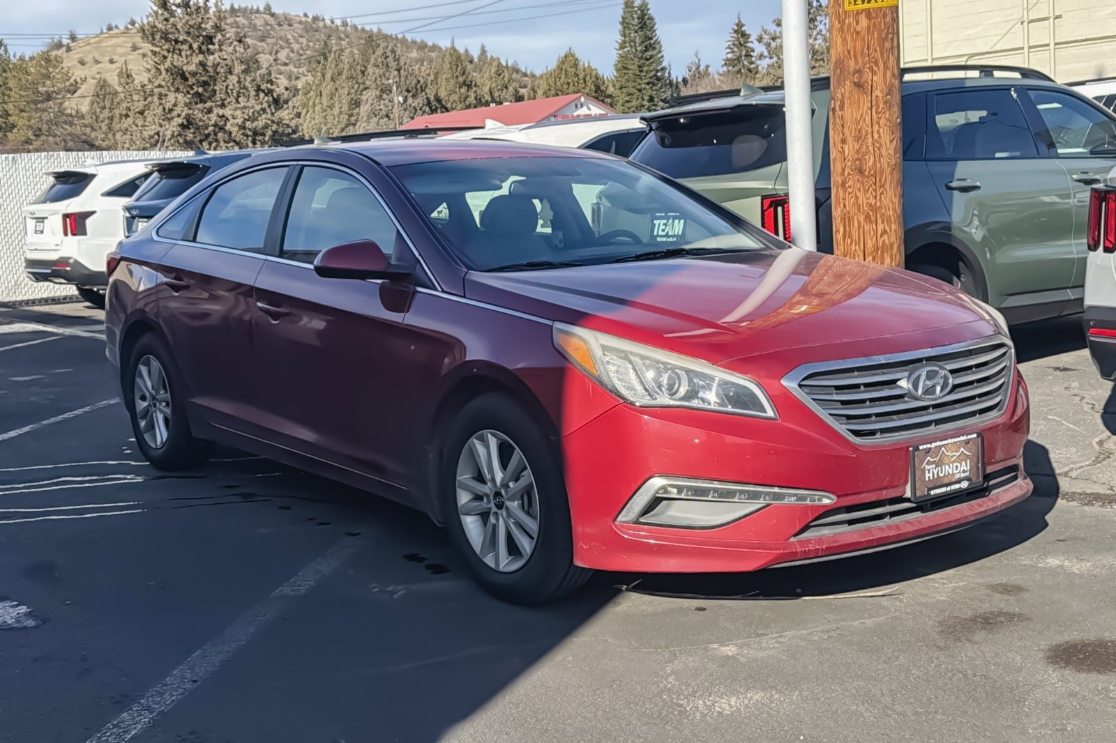 Used 2015 Hyundai Sonata SE w/ Option Group 02 image 2