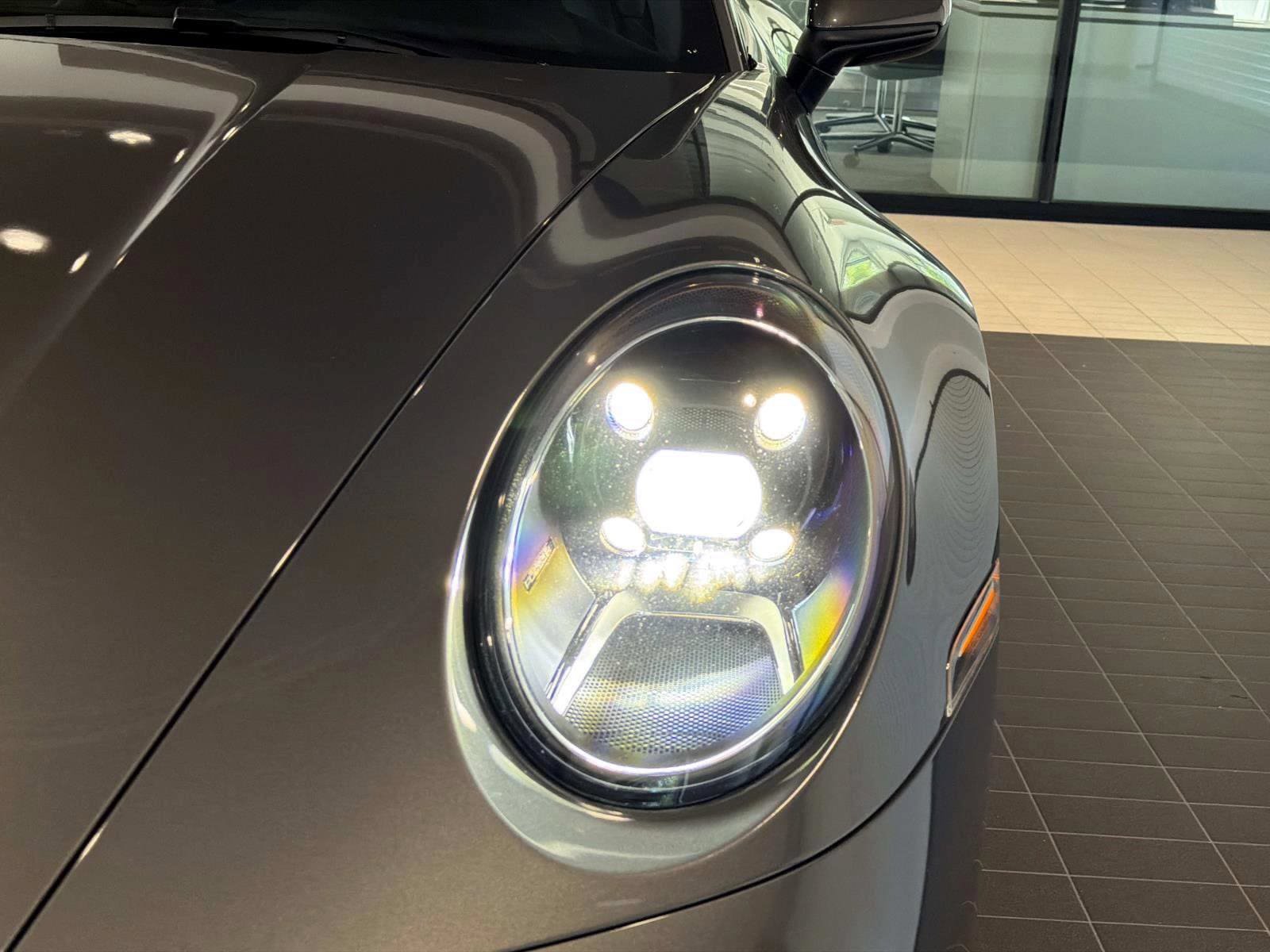 Used 2020 Porsche 911 Carrera RWD image 9