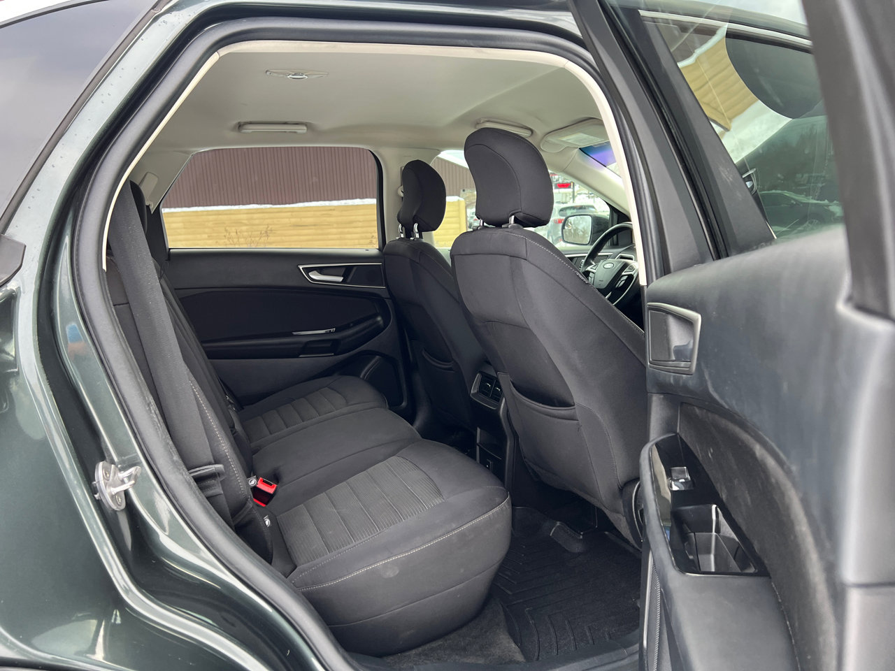 Used 2015 Ford Edge SEL image 43