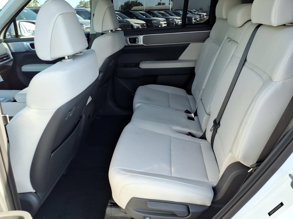 New 2026 Hyundai Santa Fe SE FWD image 11