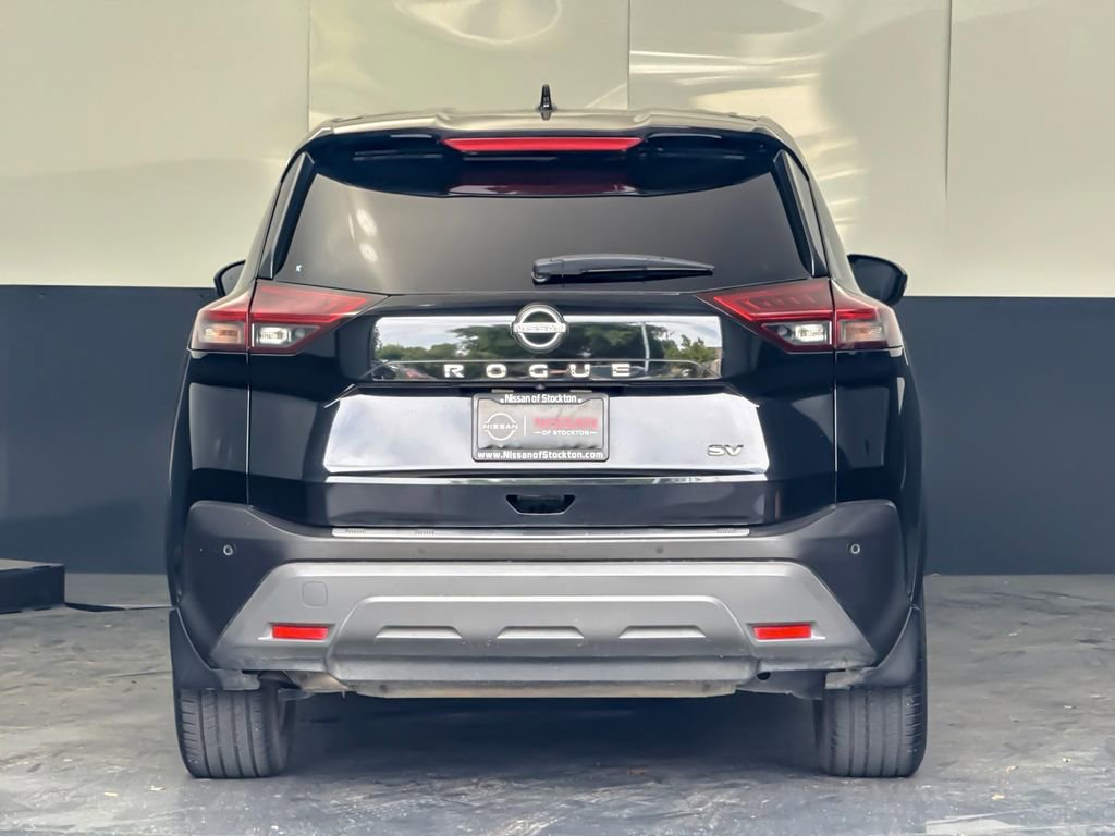 Used 2023 Nissan Rogue SV image 4
