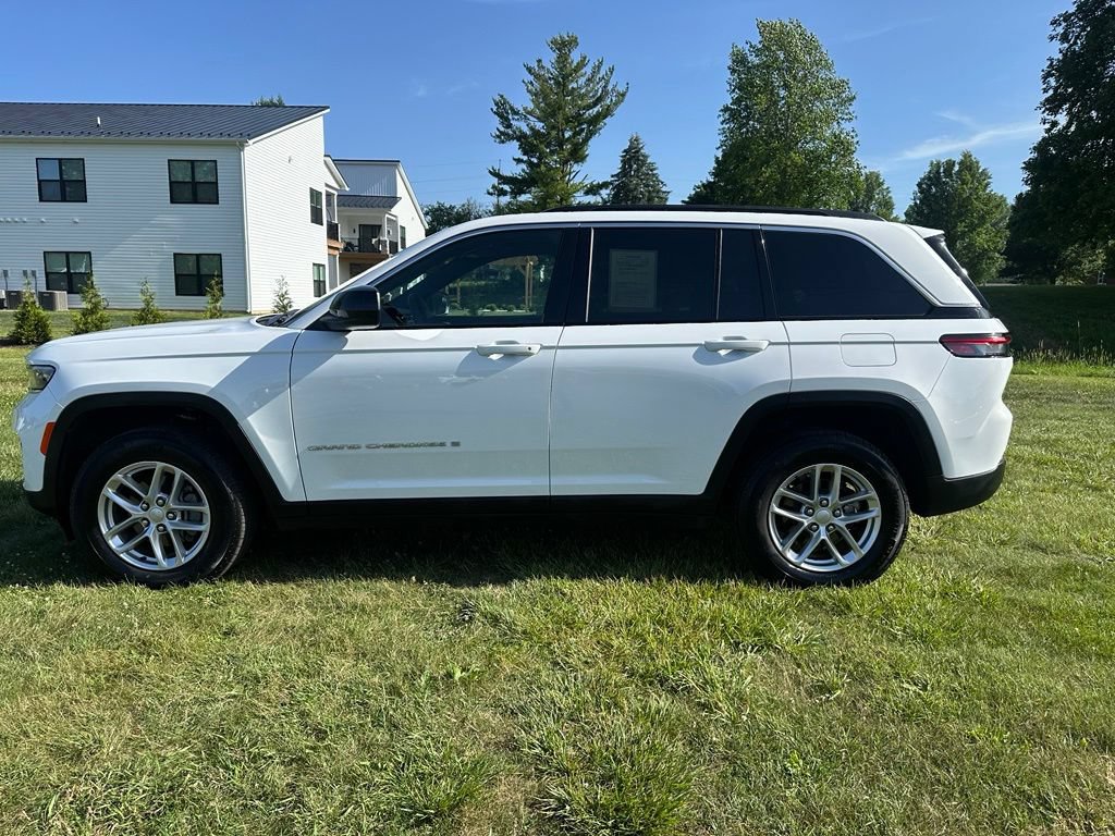 Used 2025 Jeep Grand Cherokee Laredo X AWD/4WD image 6