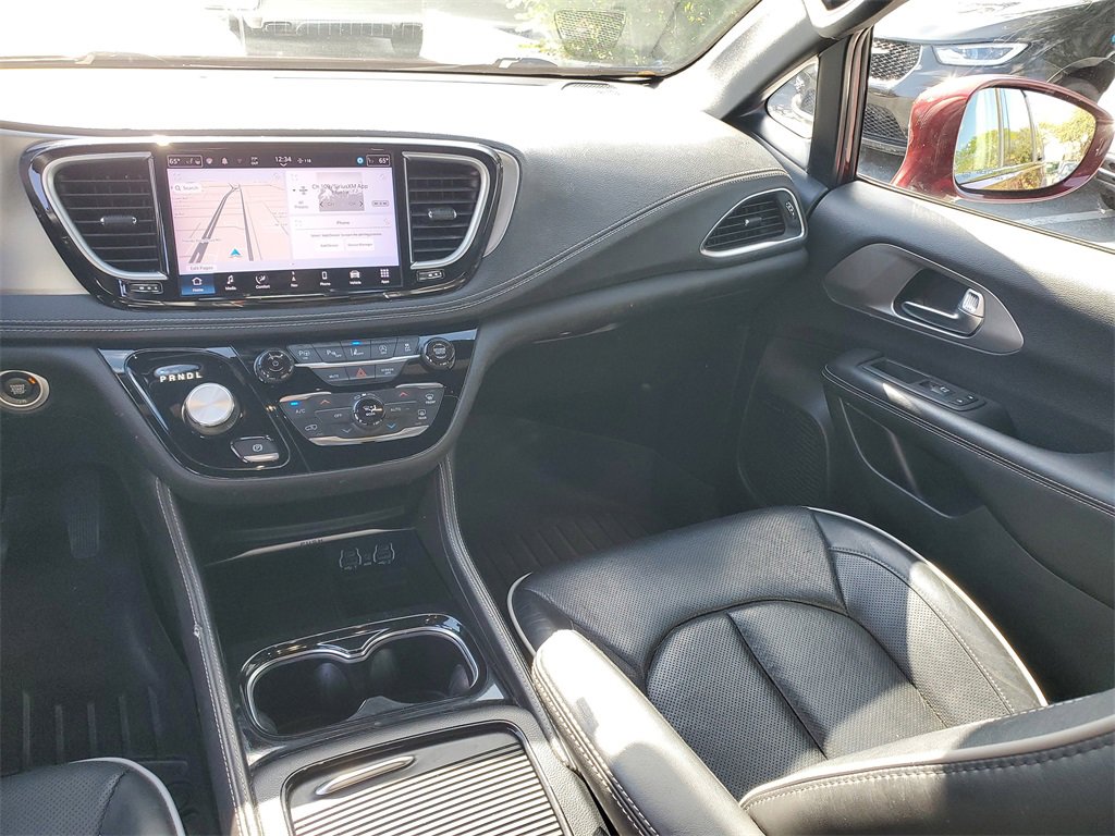Used 2022 Chrysler Pacifica Limited w/ S Appearance Package image 15