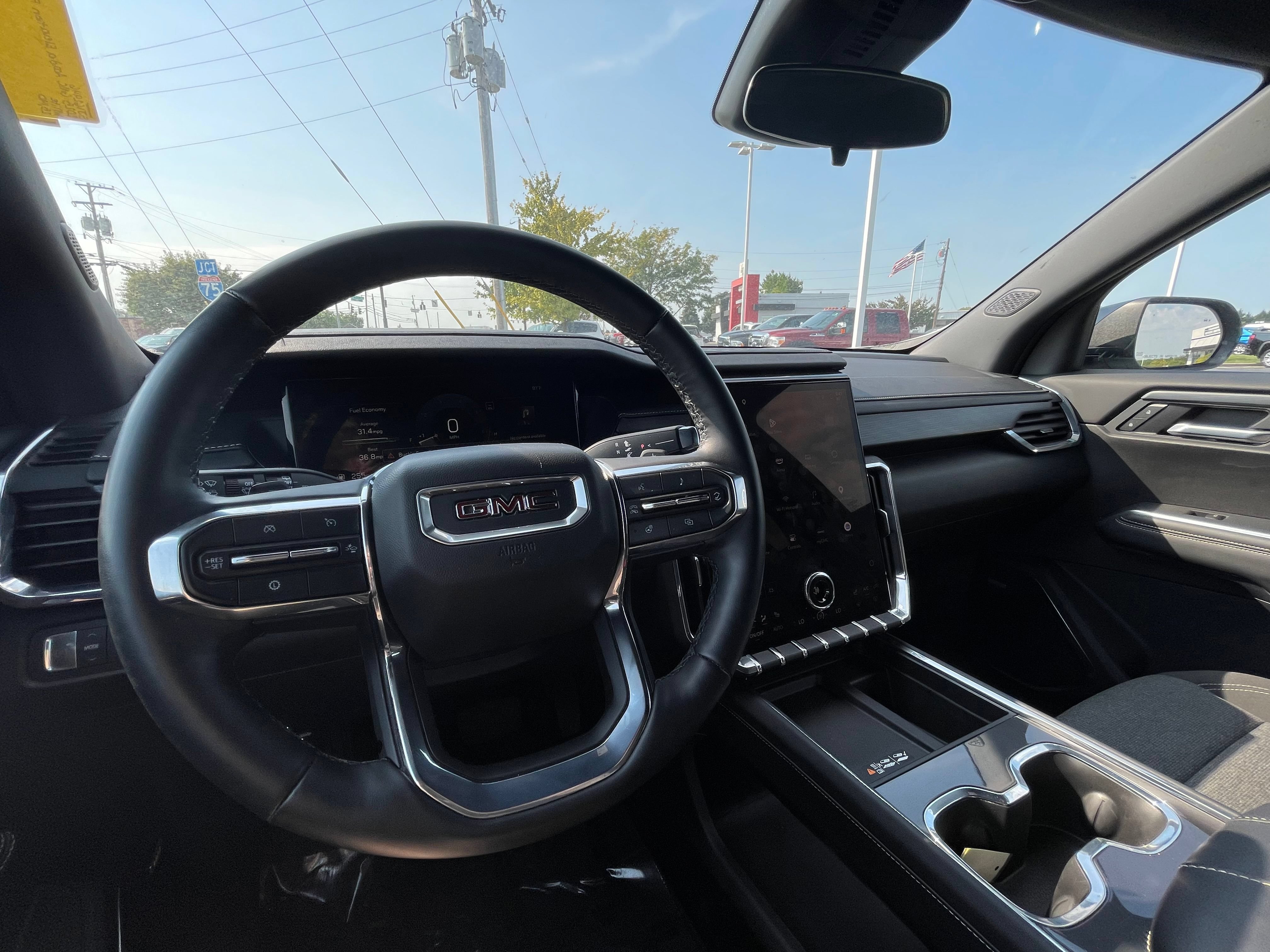 Used 2025 GMC Acadia Elevation FWD image 9