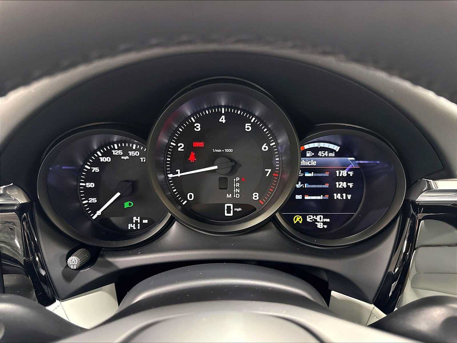 New 2026 Porsche Macan AWD/4WD image 21