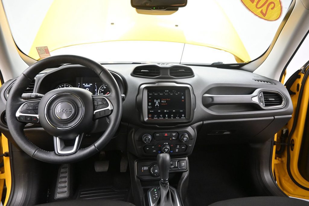 Used 2023 Jeep Renegade Latitude w/ Premium Group AWD/4WD image 36