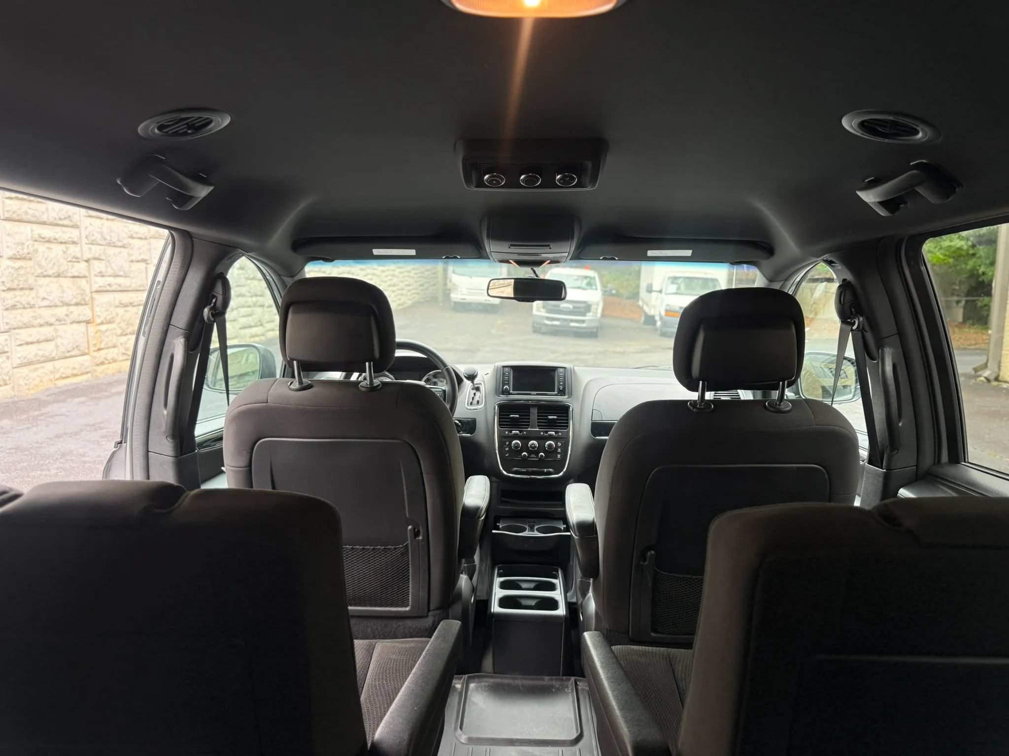 Used 2017 Dodge Grand Caravan SE FWD image 32