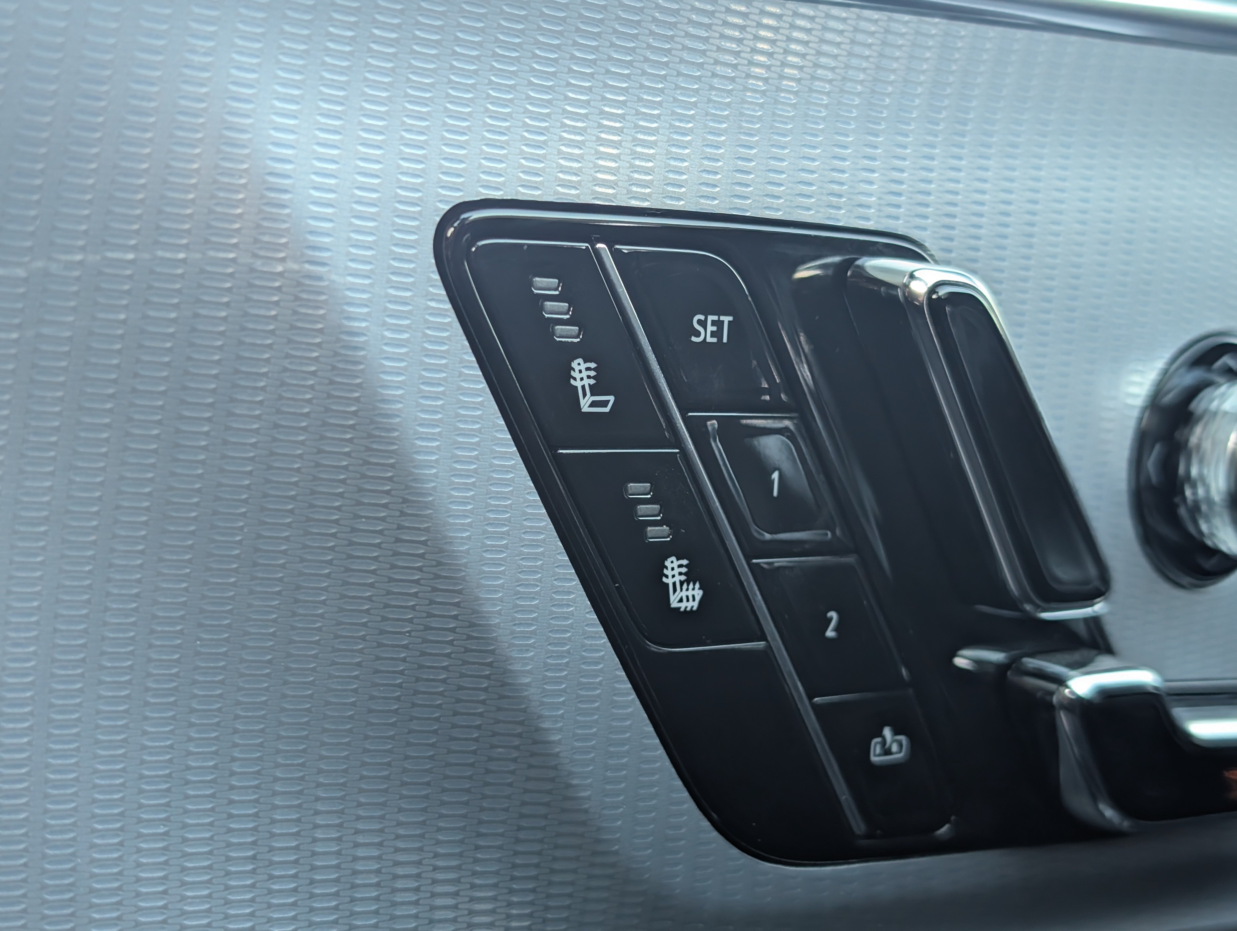 Used 2024 Cadillac Lyriq Tech RWD image 34